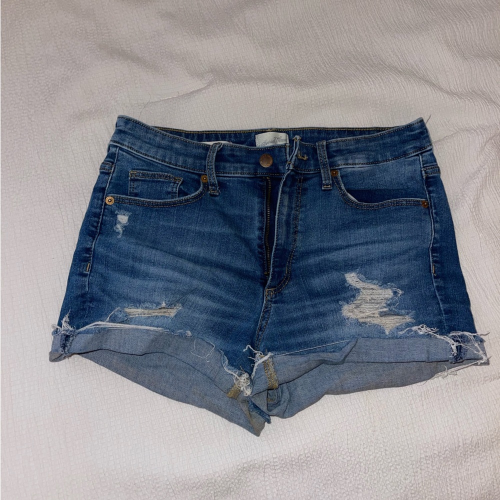 Universal Thread Shorts